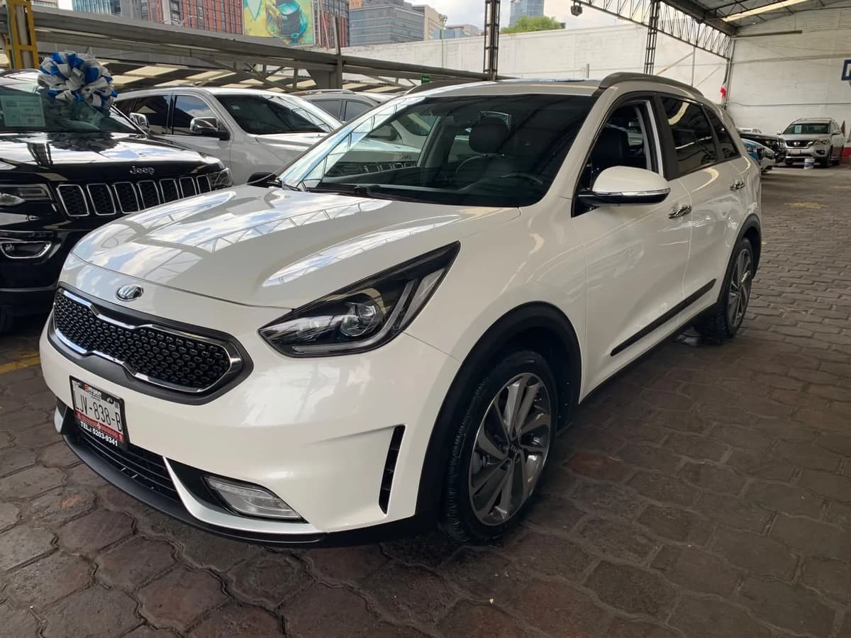 Kia Niro — foto 1 de 16